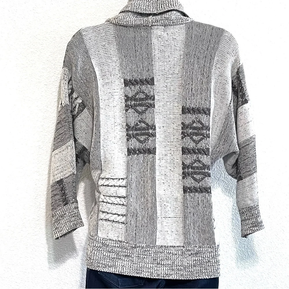 Ecote Urban Outfitter Woman Gray Knit Shawl Snap Button Cardigan Size S